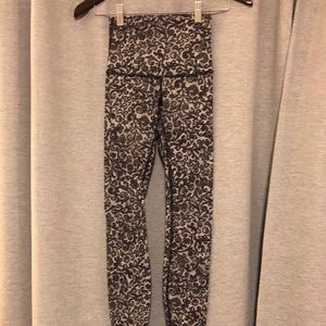 lace print leggings
